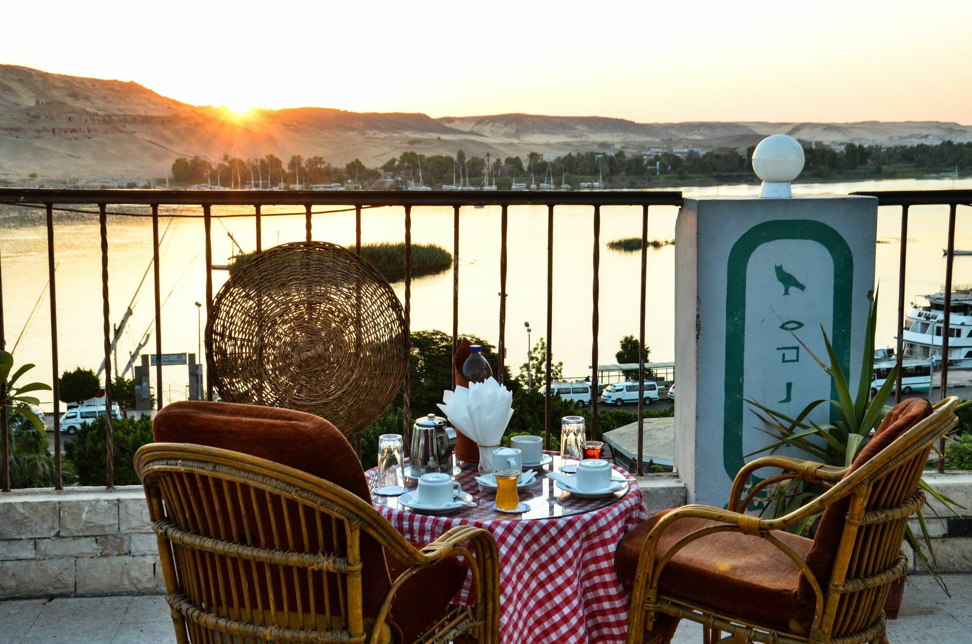 Marhaba Palace Hotel Aswan Exterior photo