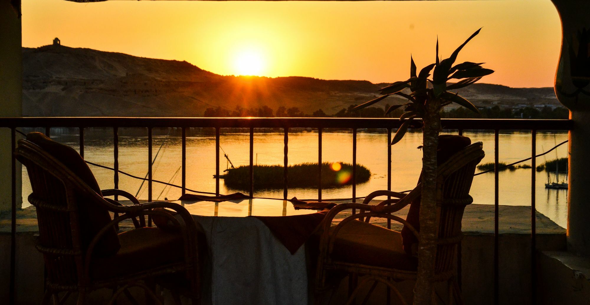 Marhaba Palace Hotel Aswan Exterior photo